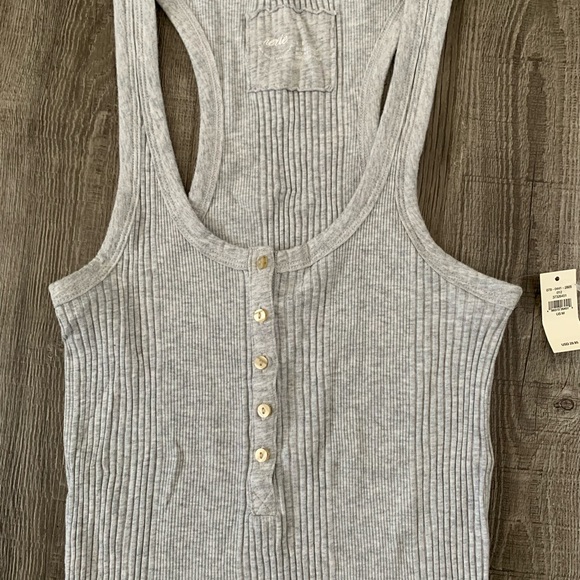 American Eagle Aerie Women’s Grey Button Down Tank Top! - Picture 2 of 3